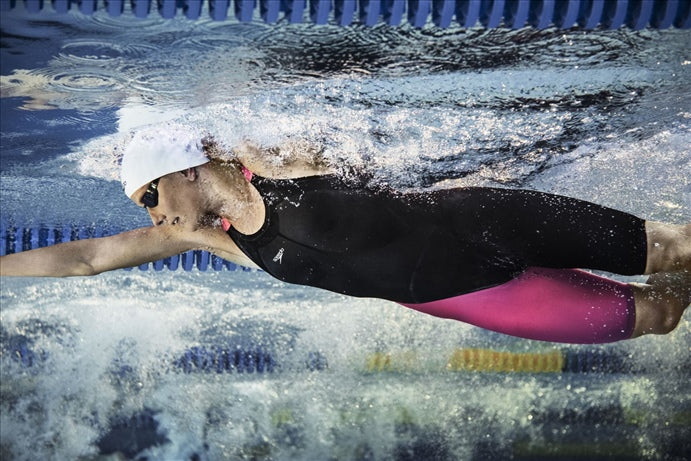 What Are the Best TYR Kneesuits for Female Swimmers