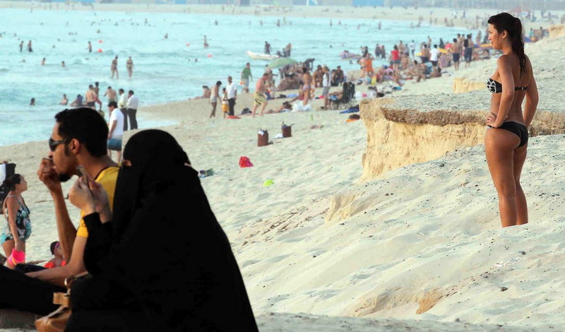 Women Wear Bikinis in Saudi Arabia