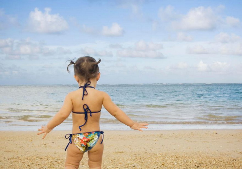 What Age Should A Woman Stop Wearing String Bikinis