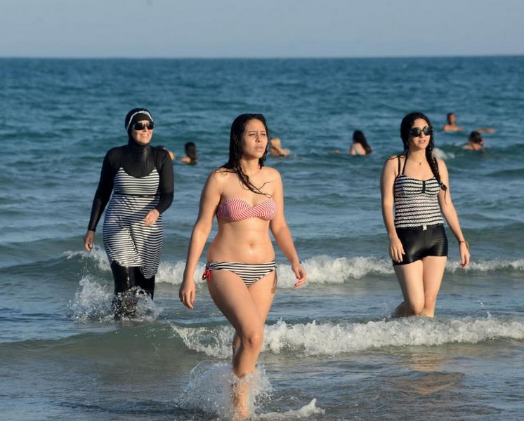 Are Muslim Women Allowed To Wear Bikinis 1