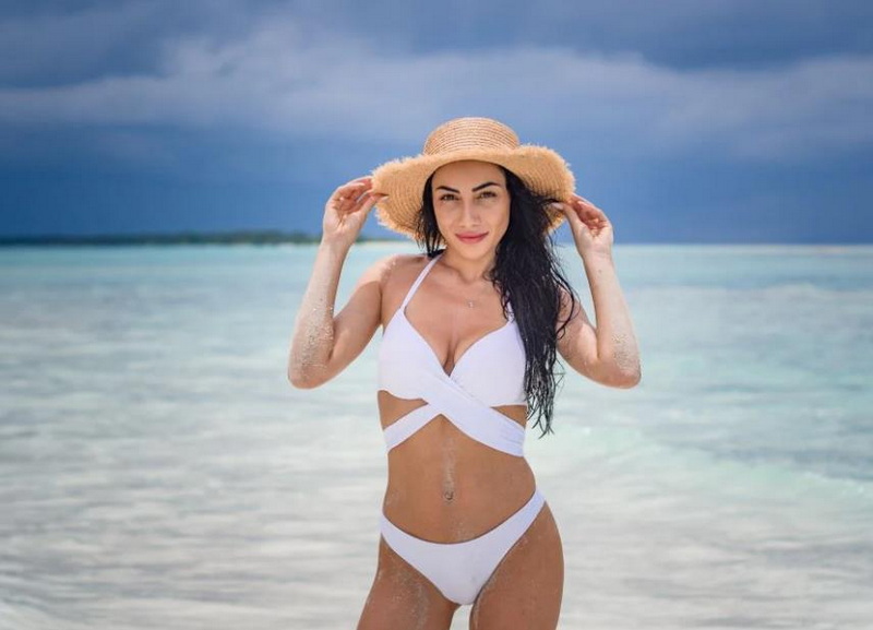 Indian Women Wear Bikini