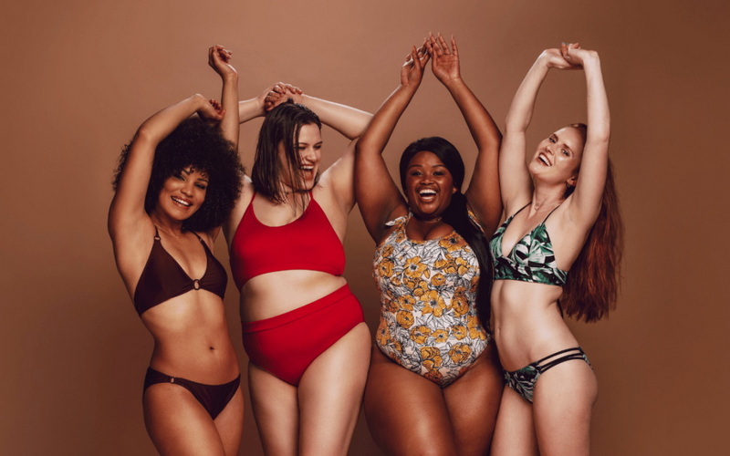 the Must-Have Features in Female Fashion Swimwear