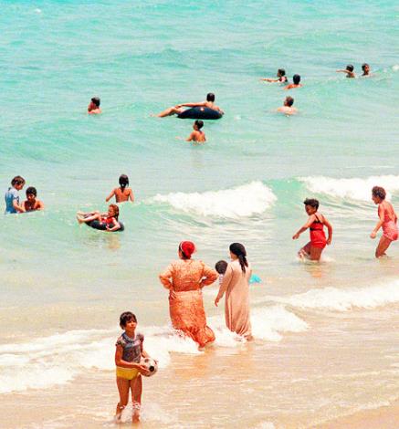Is It Haram to Look at Women in Bikinis 1
