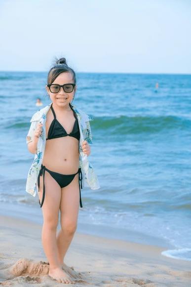Should A Four Year Old Boy See Women in Bikinis 1
