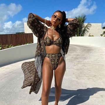 Why Do Woman Wear Micro Bikinis 2