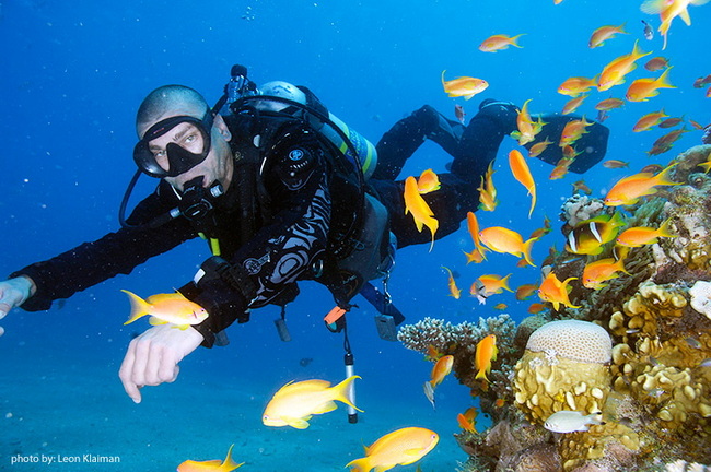 Diving Suits Manufacturers in China.jpg